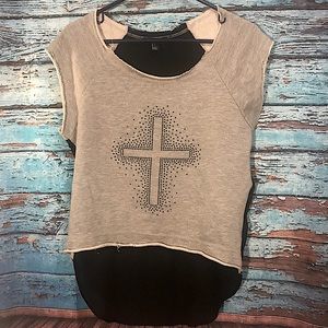 ⚜️ ‘FOREVER 21’ ACTIVEWEAR SEMI-DISTRESSED TOP⚜️